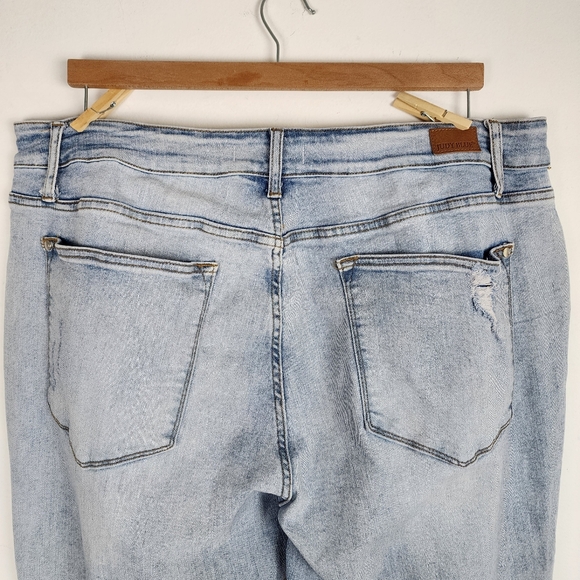 Judy Blue Jeans Women Boyfriend Fit Distressed Stretch Light Wash Size 22W - Picture 13 of 15